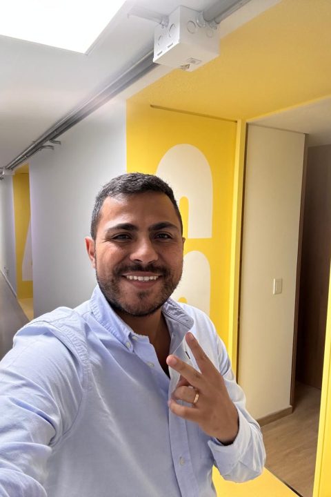 Camilo Borras supervisando uno de sus proyectos.